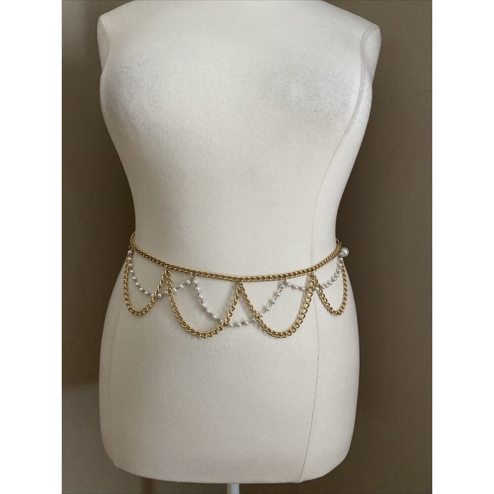 Goldtone Chainlink fashion Belt With Faux Pearls Woman’s Size Small/Medium 38”